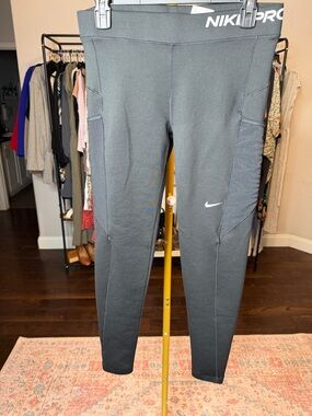 Nike Black High-Rise Side Pocket Leggings
